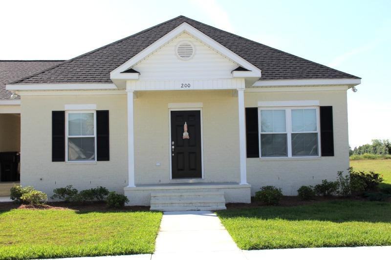 200 Sawgrass Trl