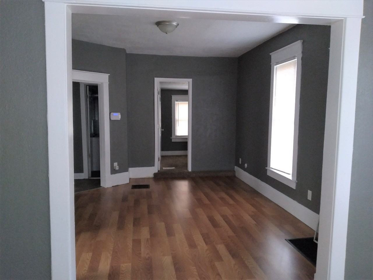 6241 E 15th Ter - Photo 3 of 11