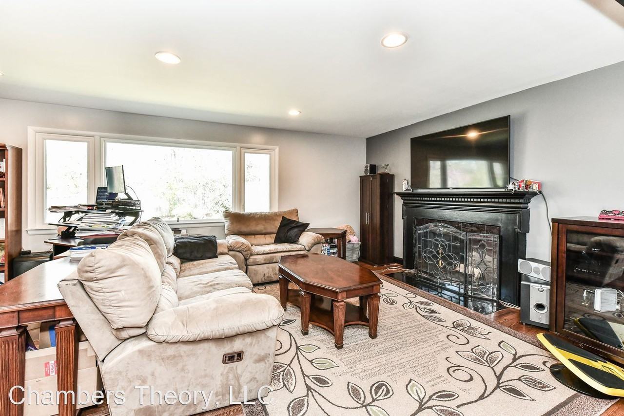 1328 N Ivanhoe St - Photo 2 of 35