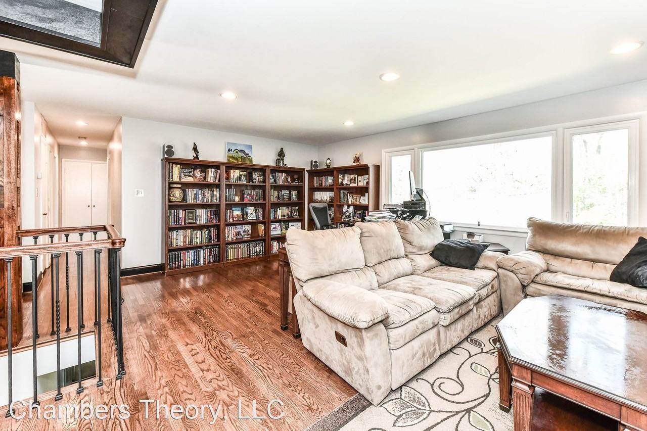 1328 N Ivanhoe St - Photo 3 of 35