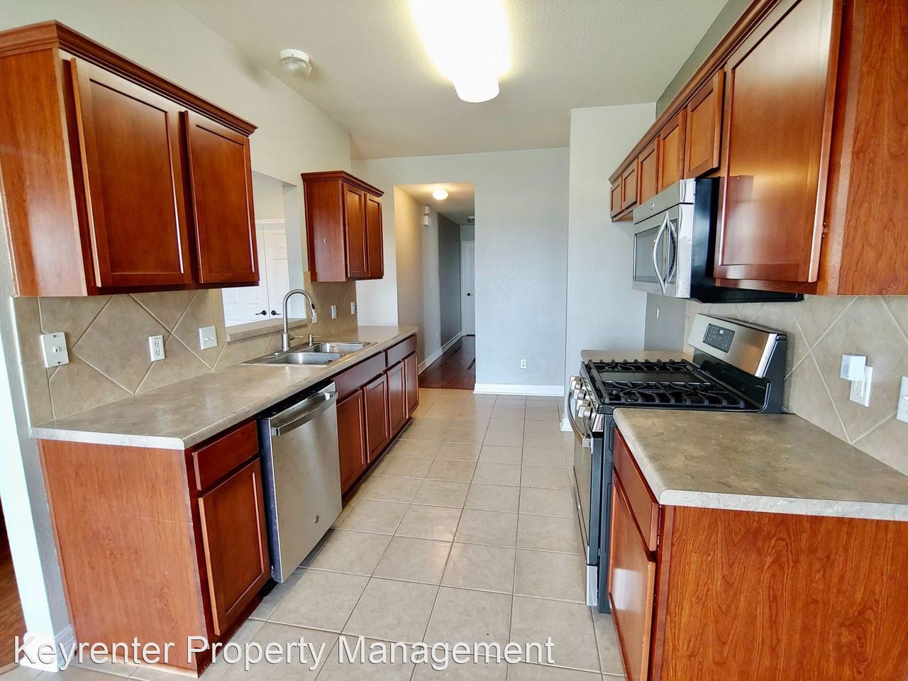 3257 Corrigan Ln - Photo 2 of 26