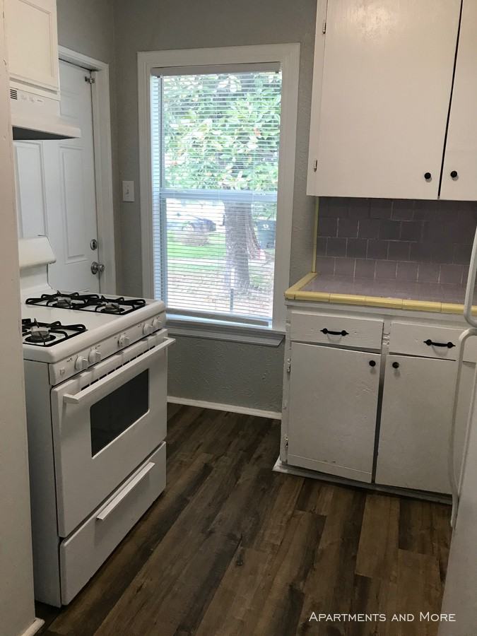 1008 Haynes St - Photo 3 of 6