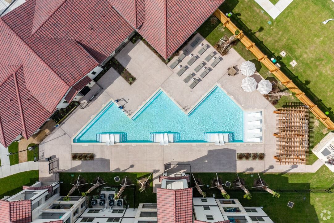 Oxford at Palo Alto - Photo 3 of 27