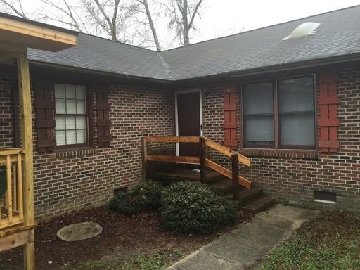 402 Holly Ct - Photo 2 of 10