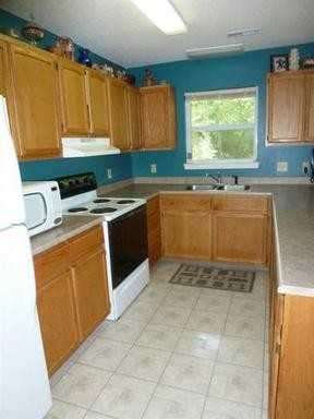 135 Hazel Ave - Photo 3 of 15