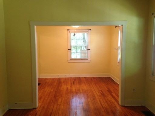 306 Hadley Ave - Photo 3 of 16