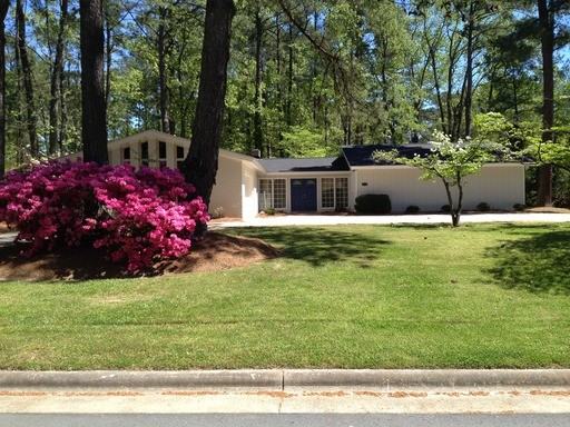 405 Fairfield Dr - Photo 2 of 12