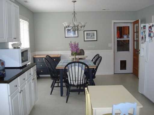405 Fairfield Dr - Photo 3 of 12