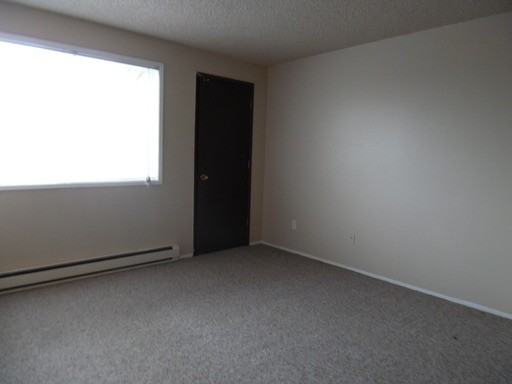 301 E Heintz St #06 - Photo 3 of 4