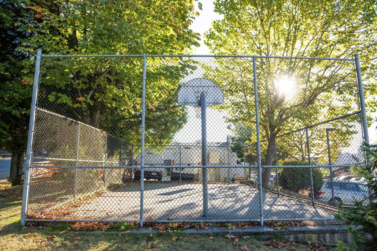 3501 Naples Way - Photo 2 of 8