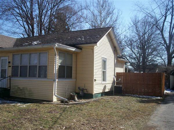 208 Oak St - Photo 2 of 2