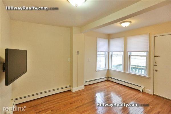 377 Maverick St - Photo 3 of 4