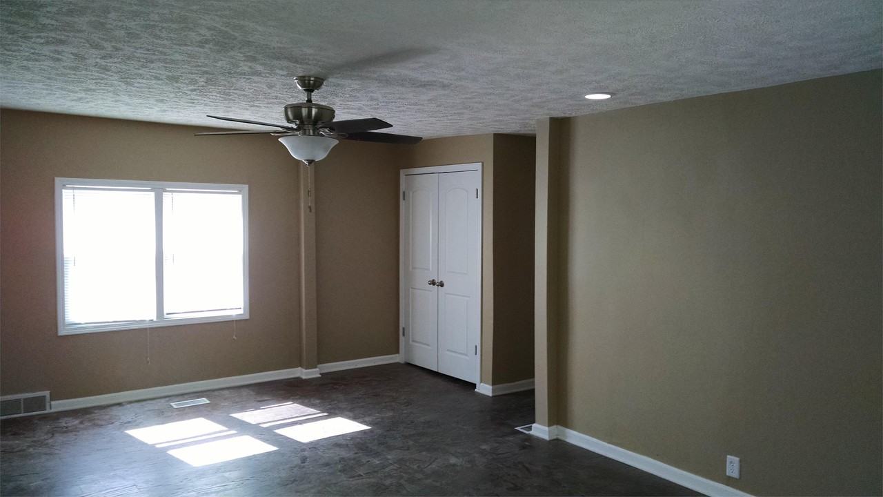 5250 S 49th St #1 - Photo 3 of 13