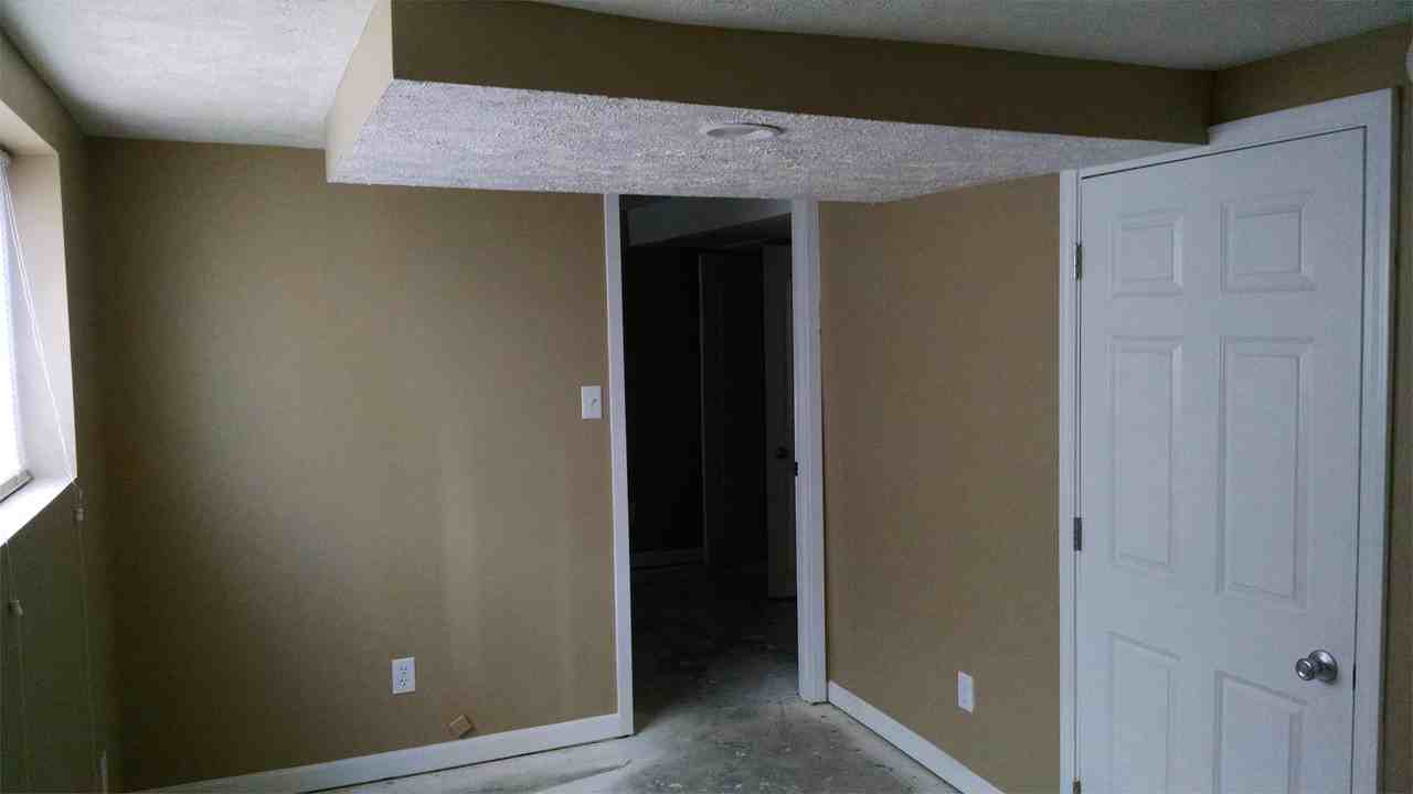 5250 S 49th St #1 - Photo 4 of 13