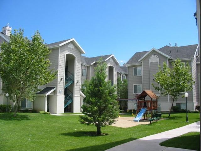 625 S Orem Blvd - Photo 7 of 9