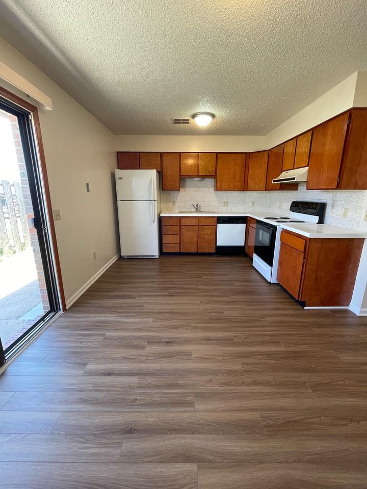 3010 S Bunker Hl #3010 - Photo 3 of 12