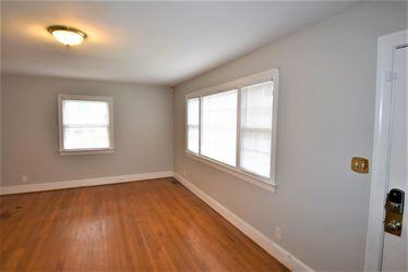 503 E 14th St - Photo 2 of 19