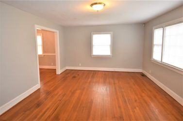 503 E 14th St - Photo 3 of 19