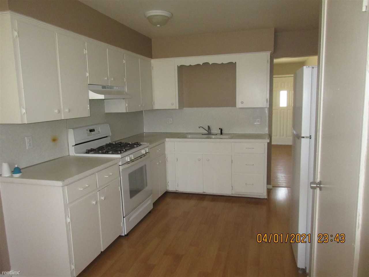 4341 Kimball Ave SE - Photo 3 of 9