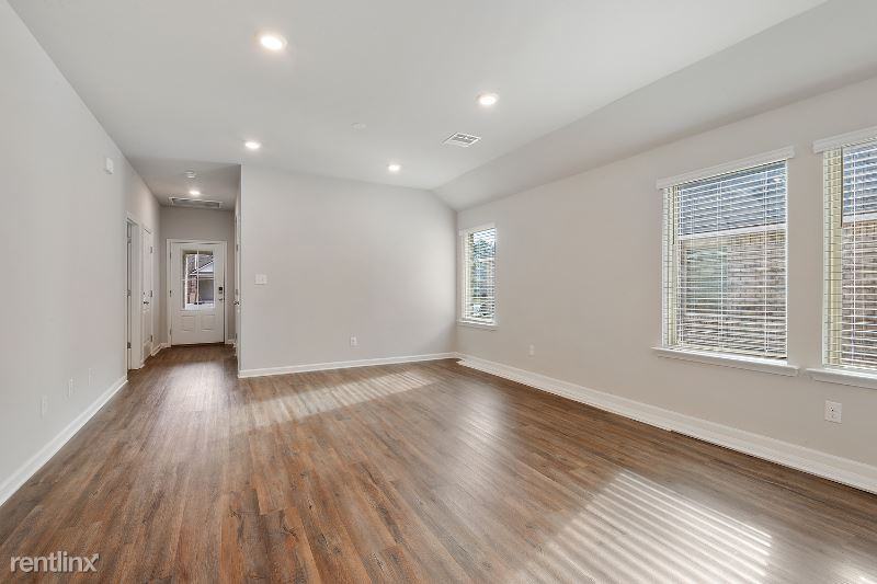 13309 Isabella Blvd - Photo 3 of 10