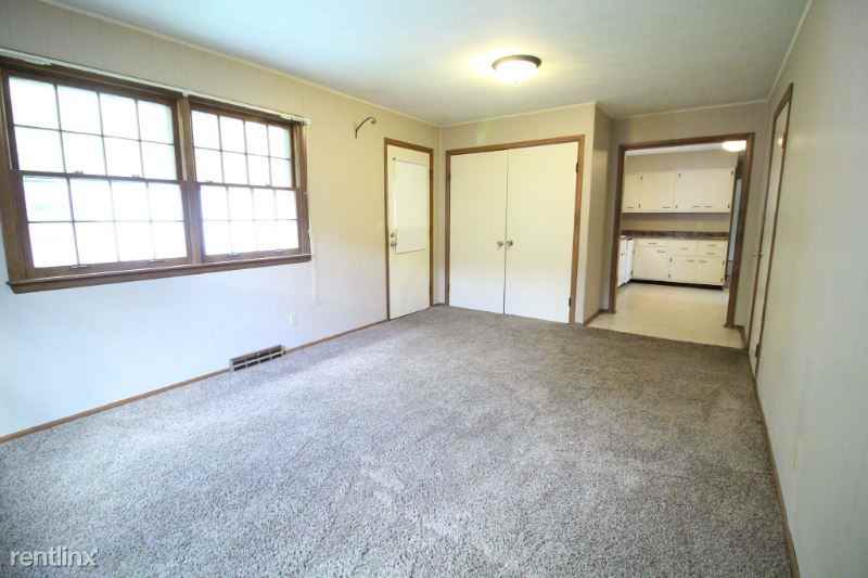 2004 N Salisbury St - Photo 2 of 4