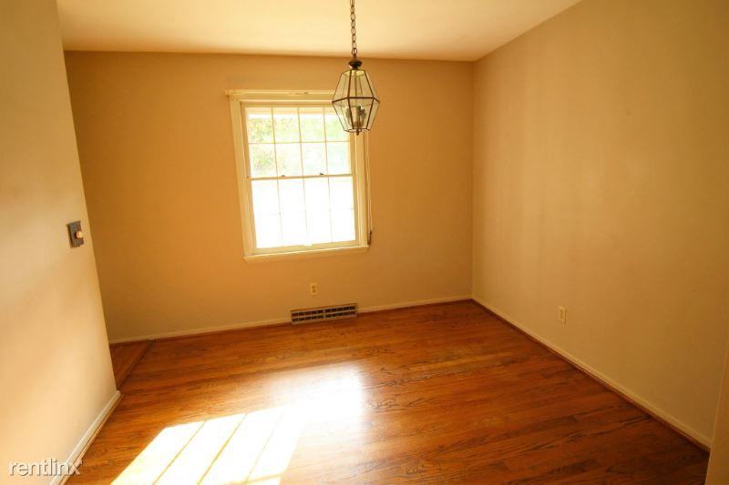 2004 N Salisbury St - Photo 3 of 4