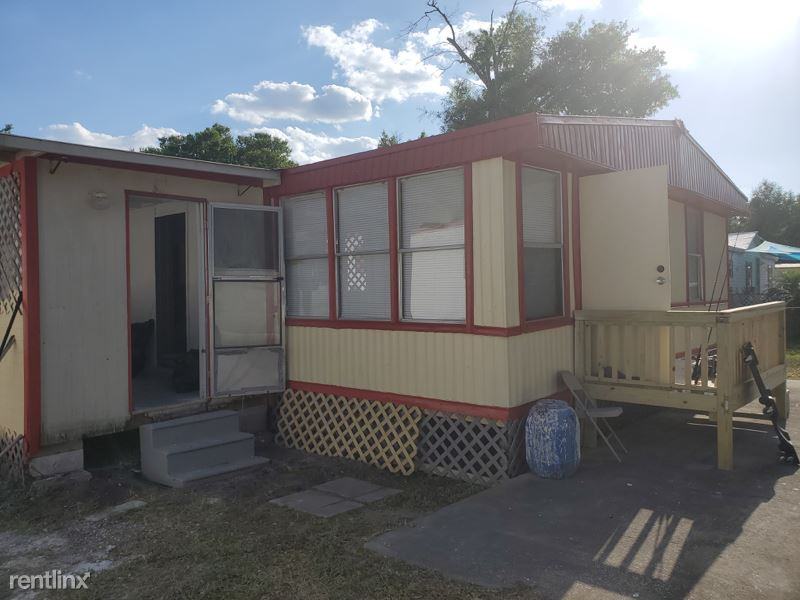 318 3rd St - Photo 3 of 5