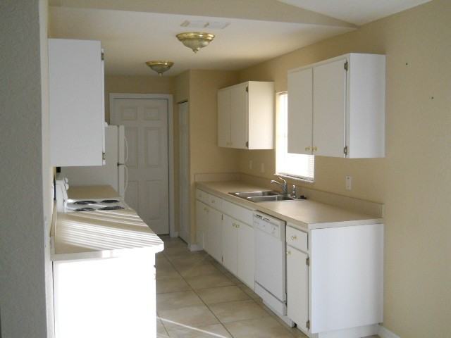 27302 Warner Ave - Photo 3 of 17