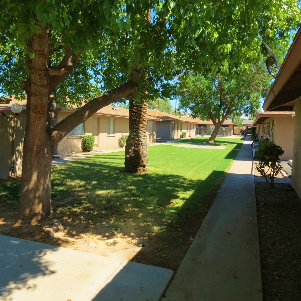 3029 North 38th Street - Photo 2 of 12