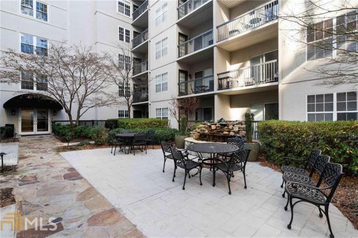 1075 Peachtree Walk Ne - Photo 2 of 12