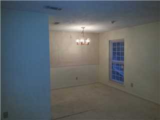 5400 Larchmont Dr - Photo 2 of 15