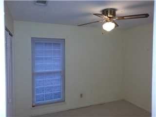 5400 Larchmont Dr - Photo 3 of 15