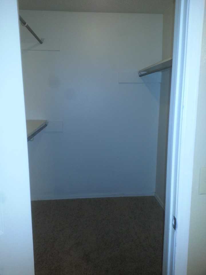 N. Barcelona - Photo 3 of 4