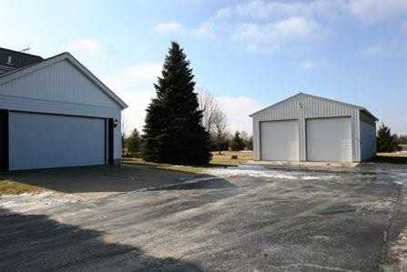 8760 Carpenter Rd - Photo 2 of 11