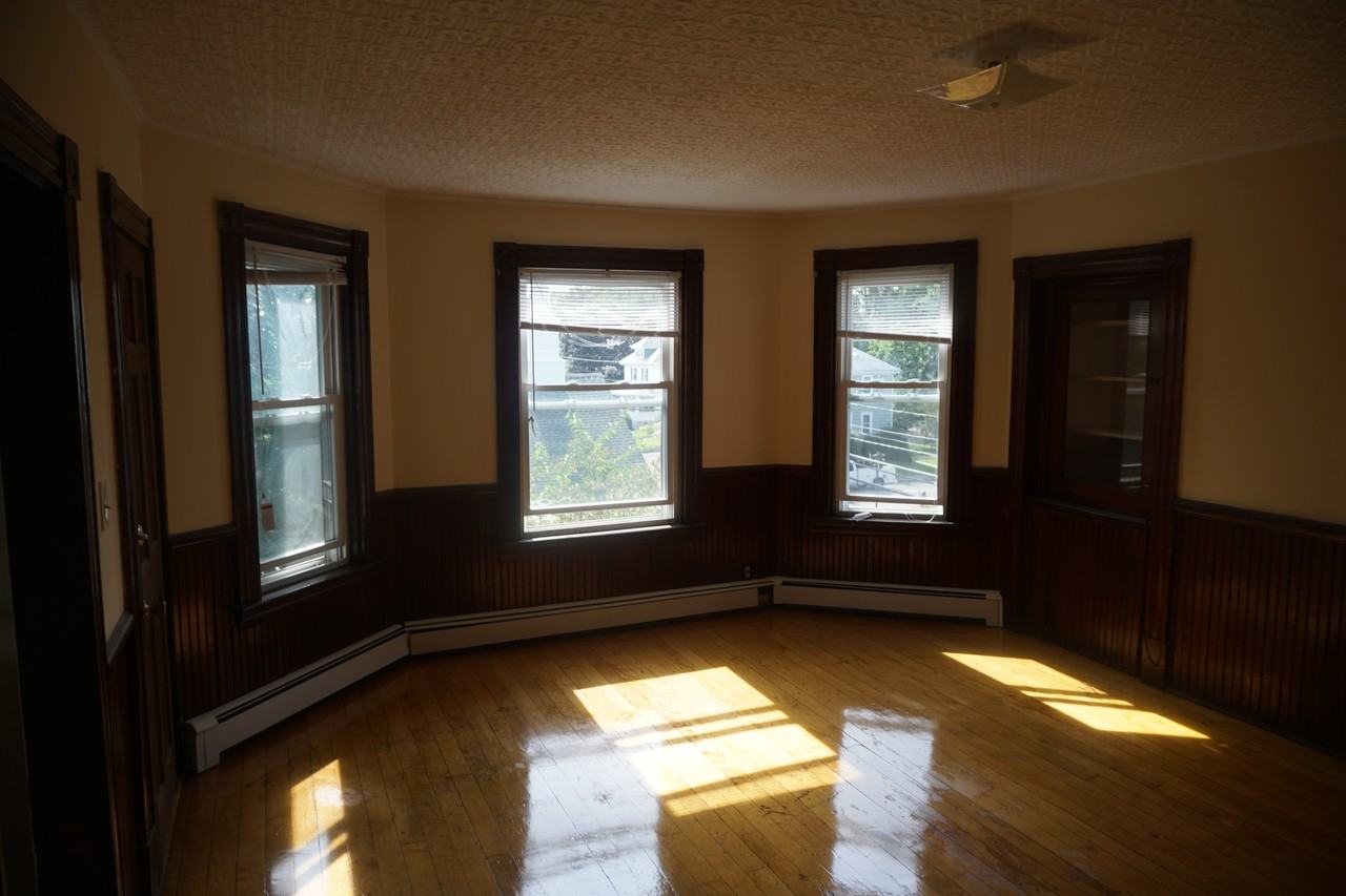 250 Forest Ave - Photo 2 of 6