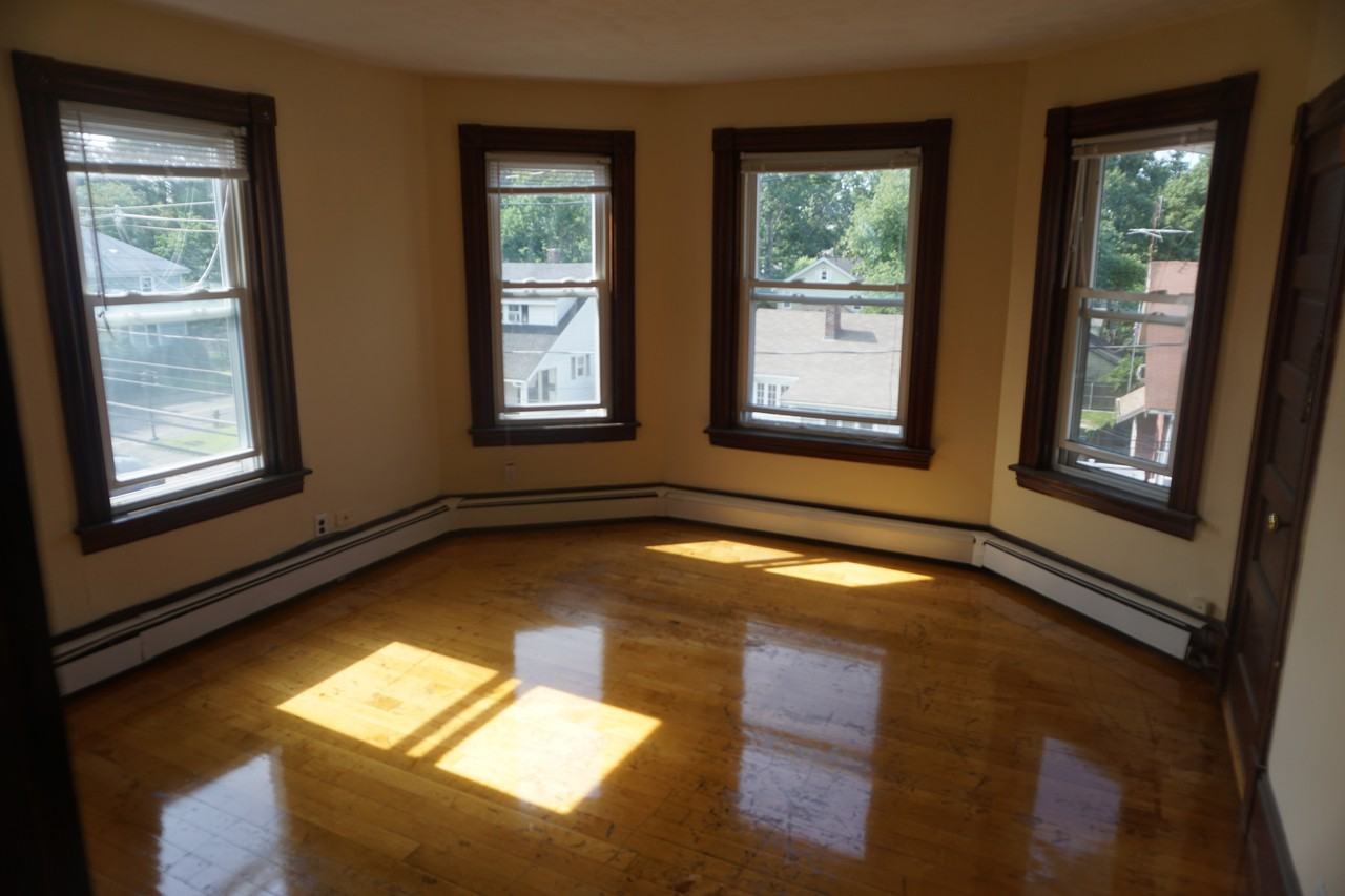 250 Forest Ave - Photo 3 of 6