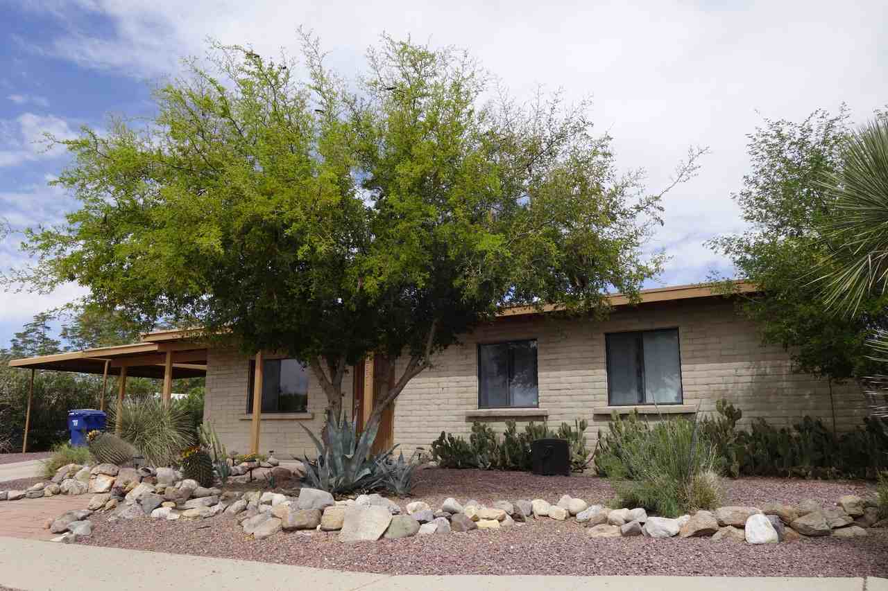 9561 E Sellarole Rd - Photo 2 of 25