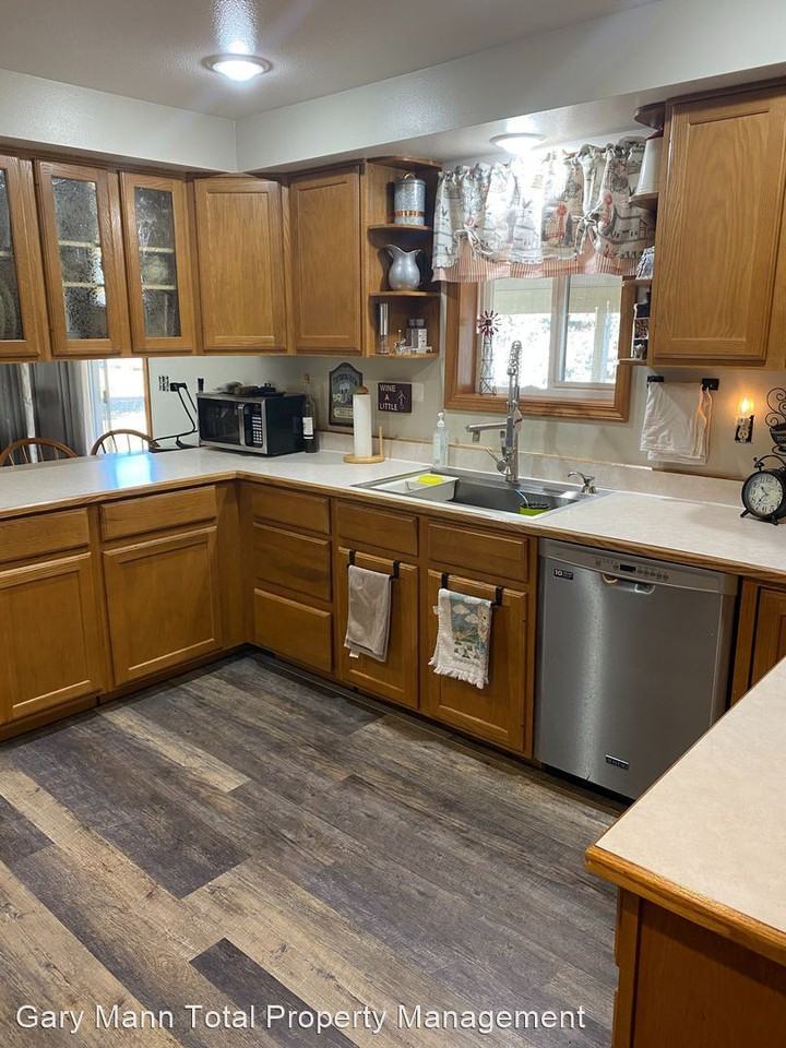 3606 N Frontage Rd E - Photo 2 of 21