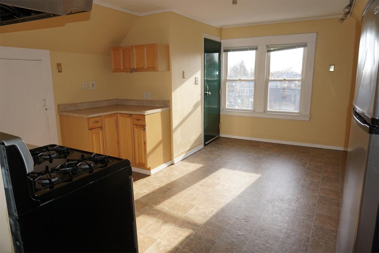 1575 W Broad St #1575 - Photo 3 of 12