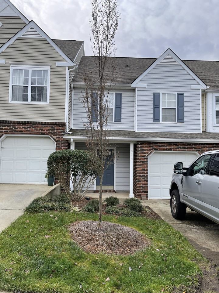 8419 Southgate Commons Dr - Photo 2 of 10