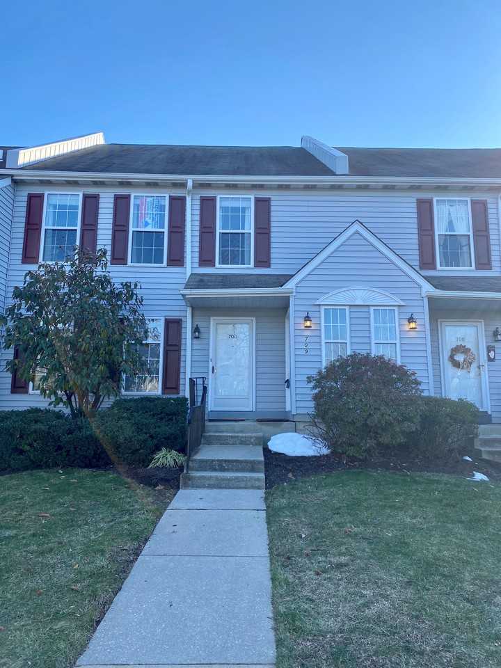 708 Chessie Court - Photo 2 of 22