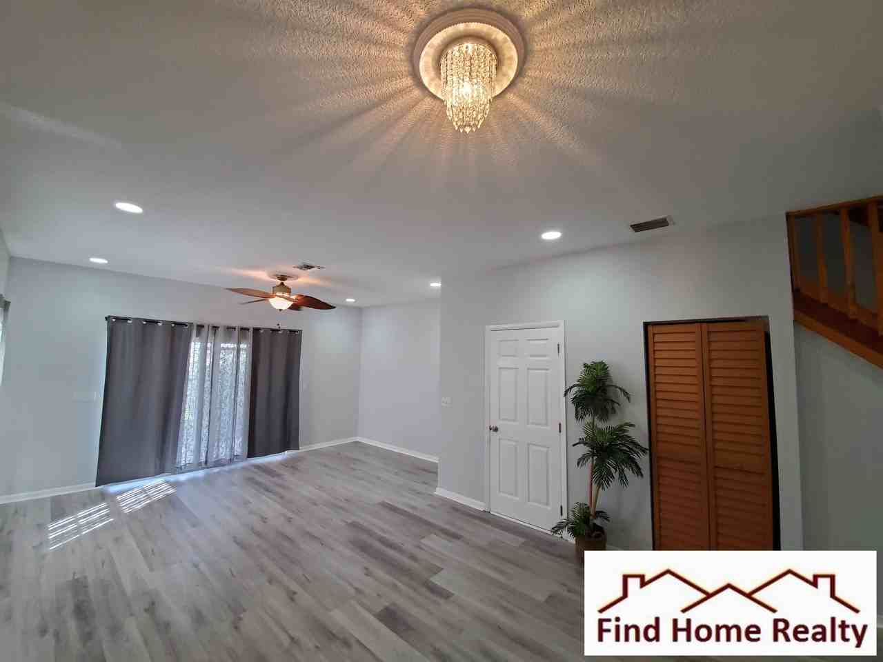 197 Northwest Eller Street - Photo 5 of 12