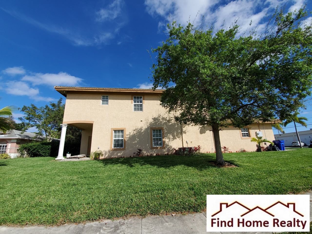 197 Northwest Eller Street - Photo 3 of 12