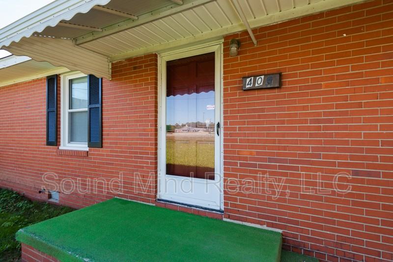 409 Erwin Rd - Photo 2 of 25