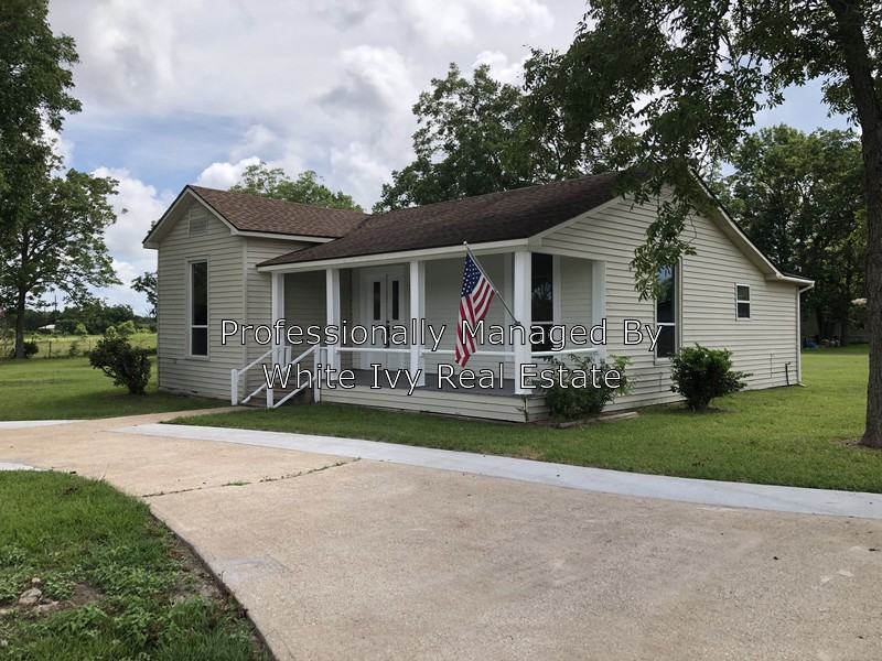 246 246 FM 405 - Photo 2 of 19