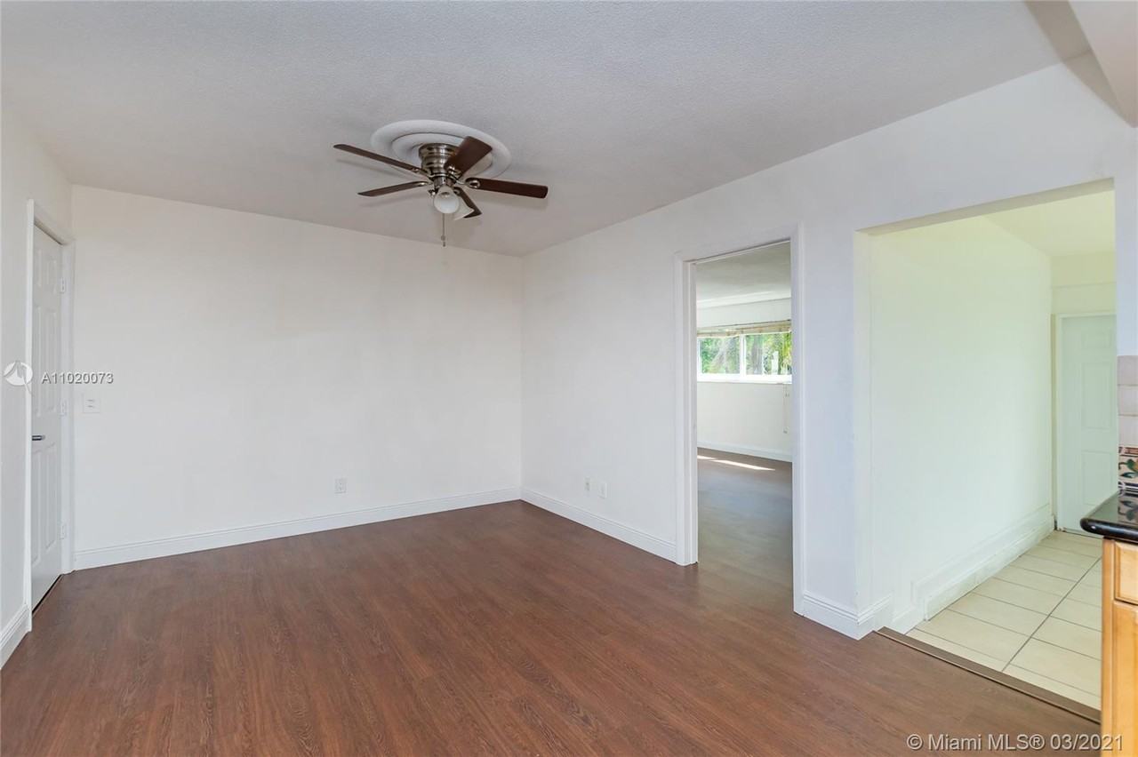 4500 Sw 42nd Ter - Photo 2 of 20