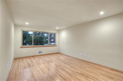 Boston Manor Apartments - Photo 3 of 14