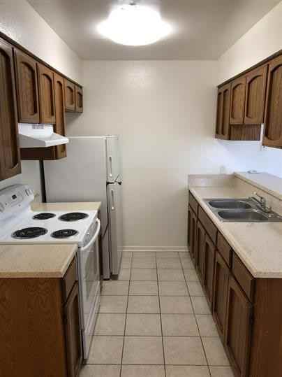 550 Hospital Boulevard - Photo 2 of 4