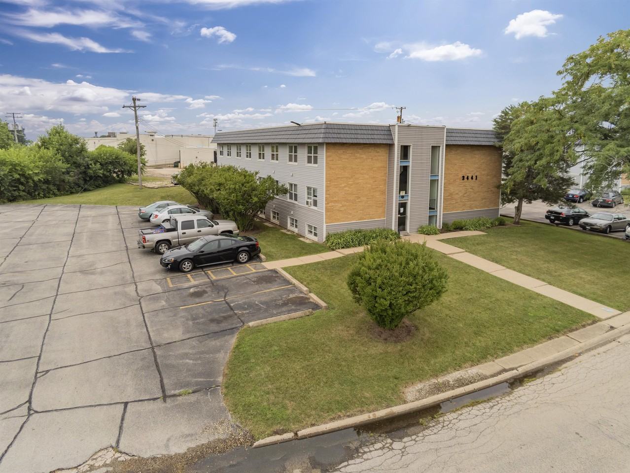 2439 Holmes Street - 16 #1 - Photo 2 of 10