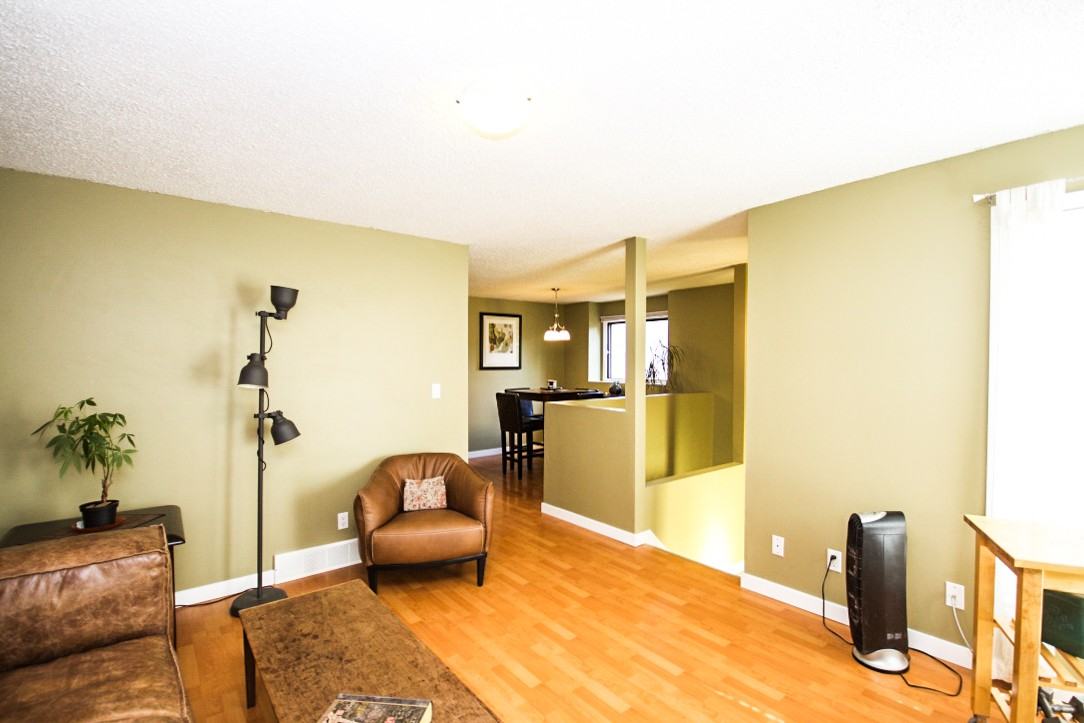 9412 65 Ave #1 - Photo 3 of 10